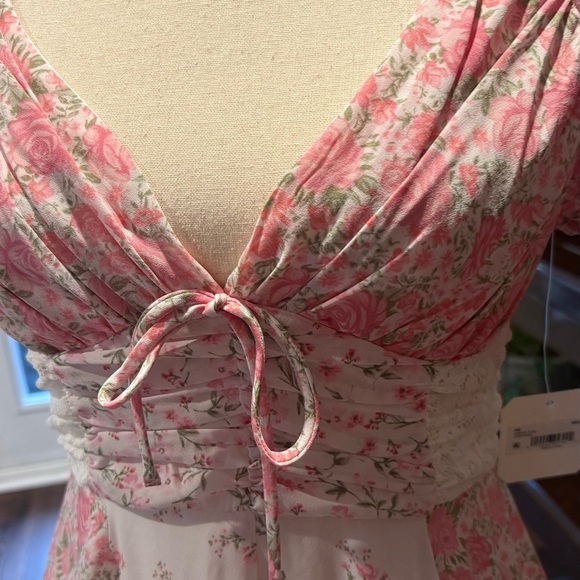 Altar’d State Floral Puff Sleeve Tiered Mini Dress Size Small NWT - Picture 3 of 14